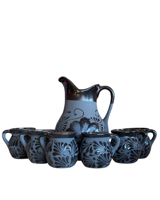 SET DE JARRA CON 6 JARRITO ENGOBE NEGRO CON NEGRO